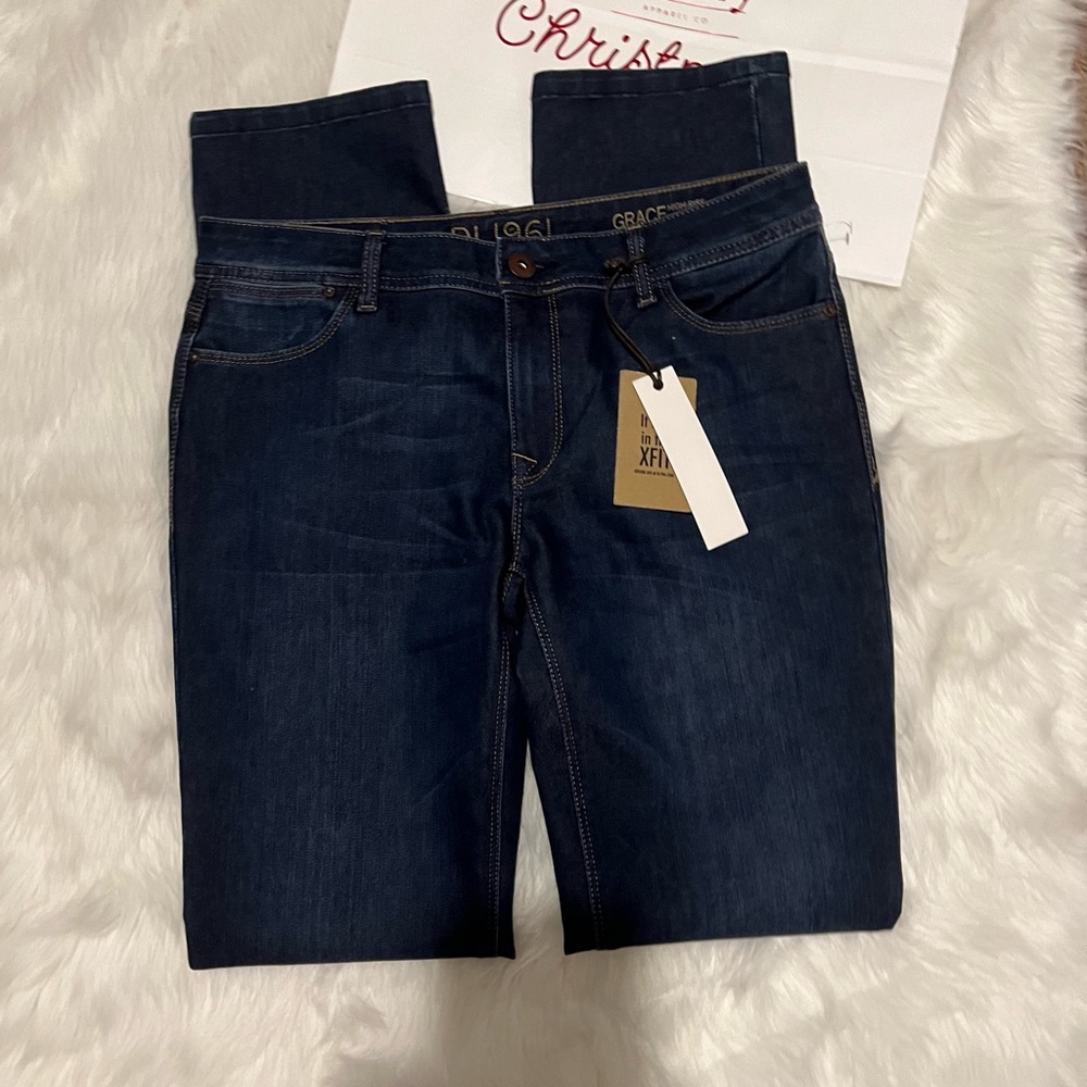 DL 1961 denim jeans four-way stretch 360 comfort style Grace high-rise straight.
